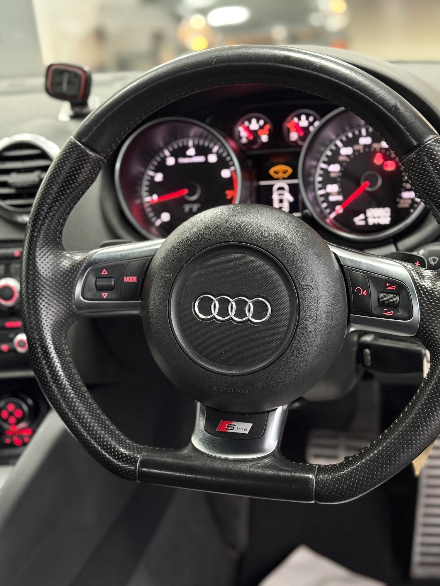 Used Audi TT 2010 for sale - 77210411: Photo 12