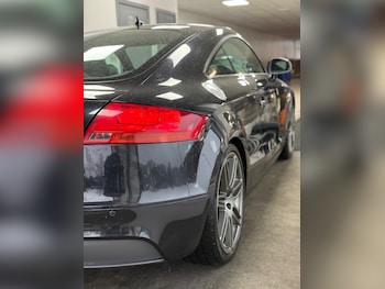 Used Audi TT 2010 for sale - 77210411: Photo