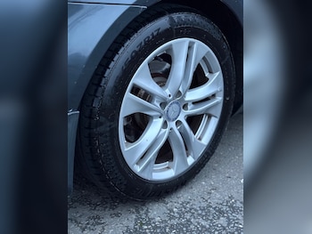 Used Mercedes-Benz E Class 2012 for sale - 77036152: Photo