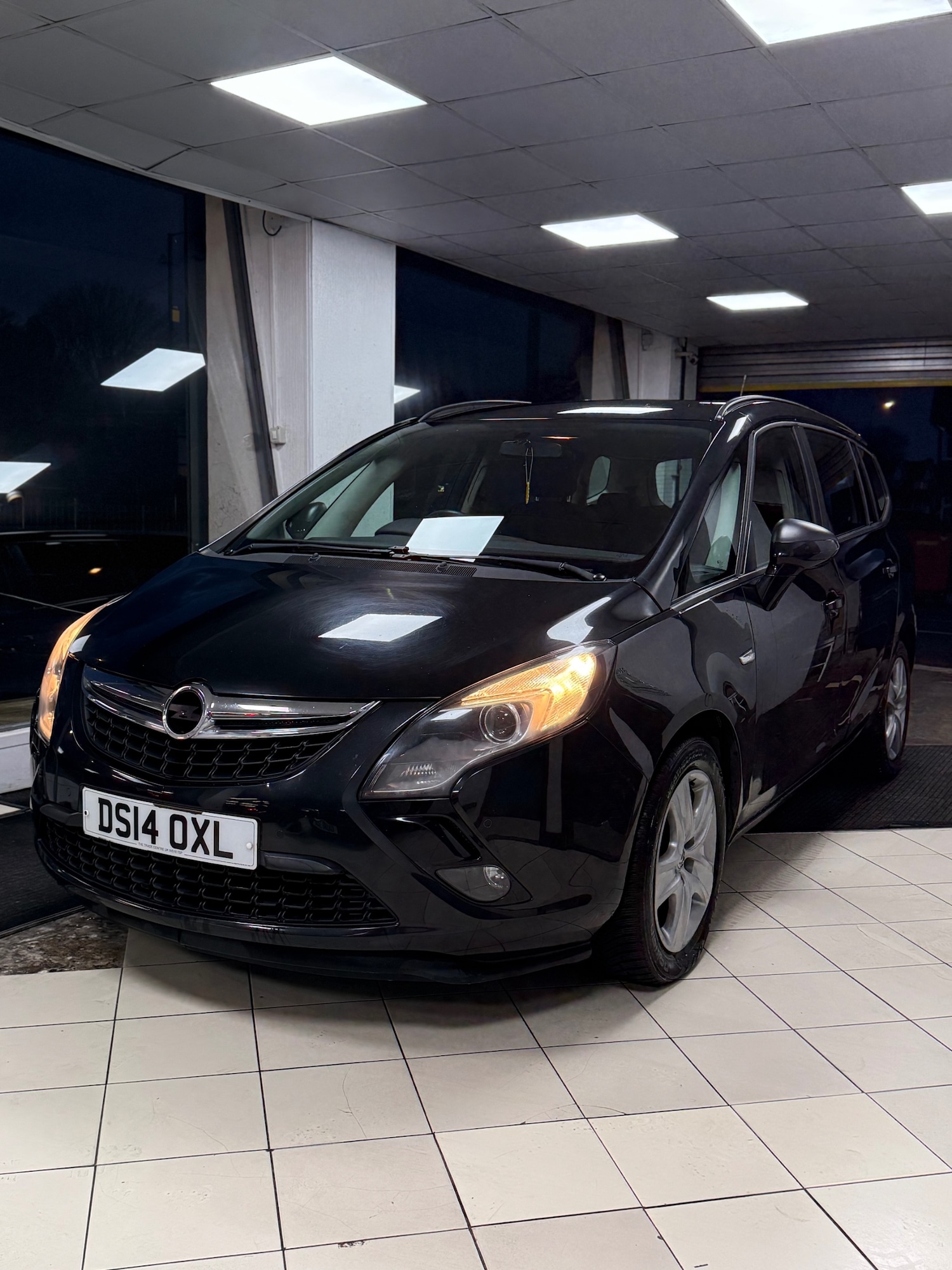 Used Vauxhall Zafira 2014 for sale - 77173471: Photo 2