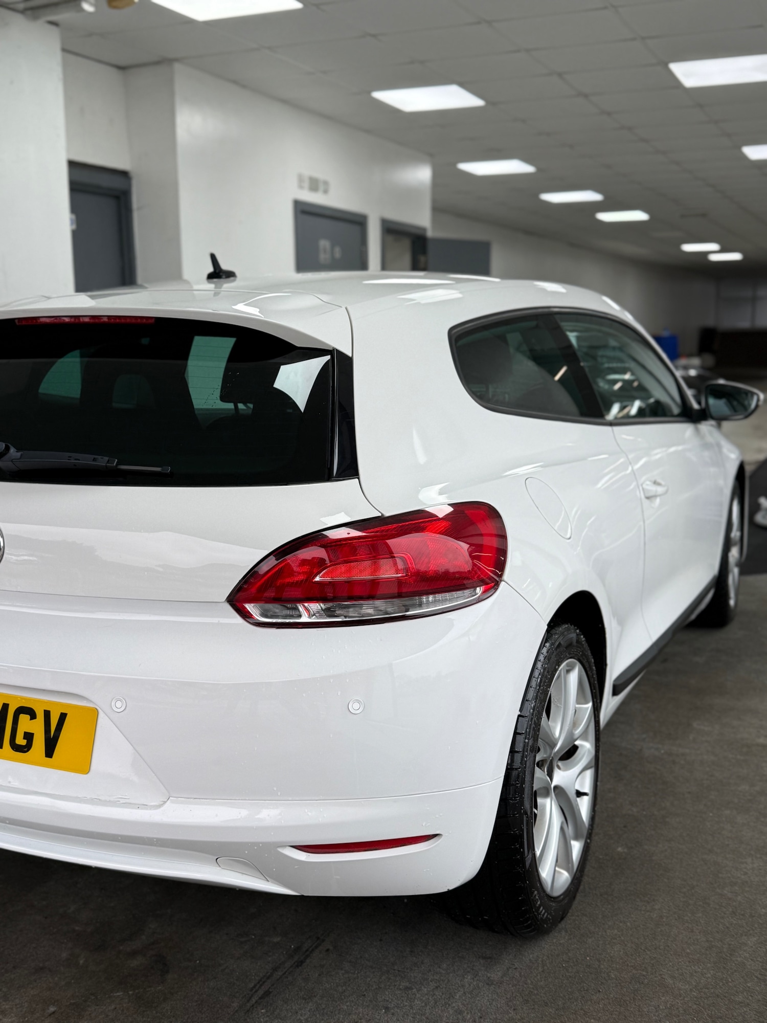 Used Volkswagen Scirocco 2011 for sale - 77694649: Photo 6