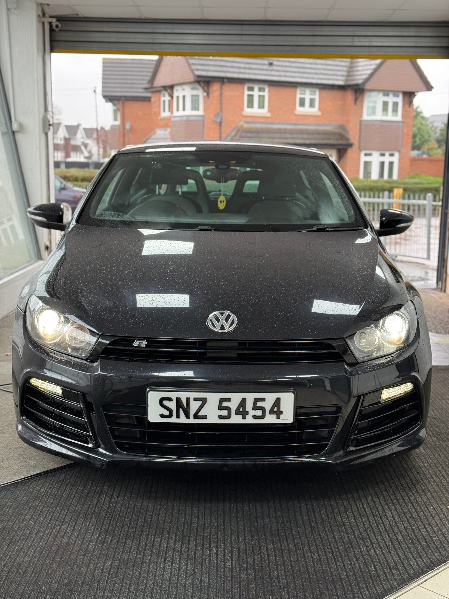 Used Volkswagen Scirocco 2011 for sale - 76556757: Photo 1