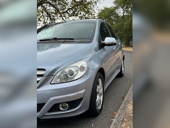 Used Mercedes-Benz B Class 2010 for sale - 79463652: Photo