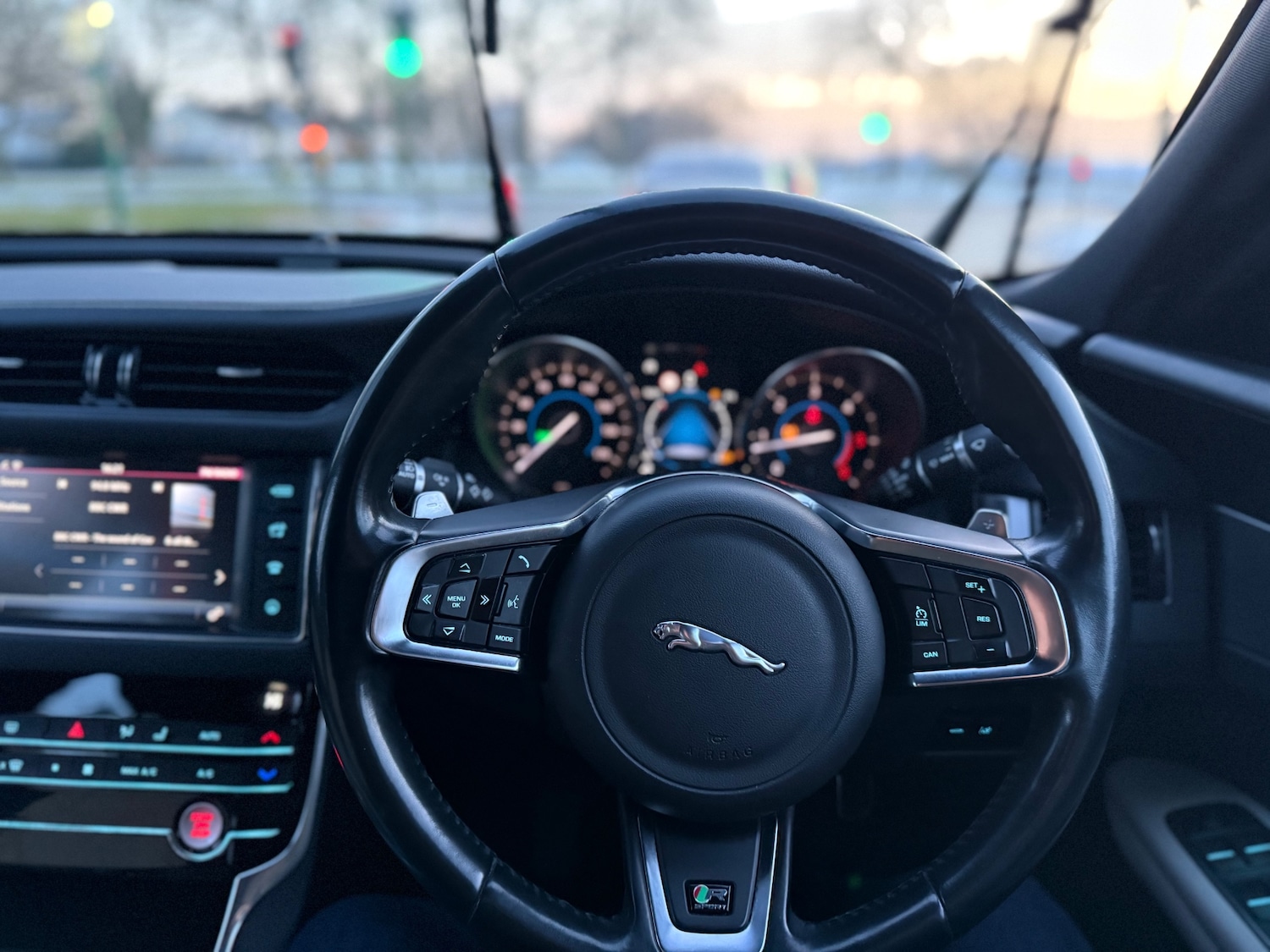 Used Jaguar XF 2017 for sale - 77162397: Photo 27