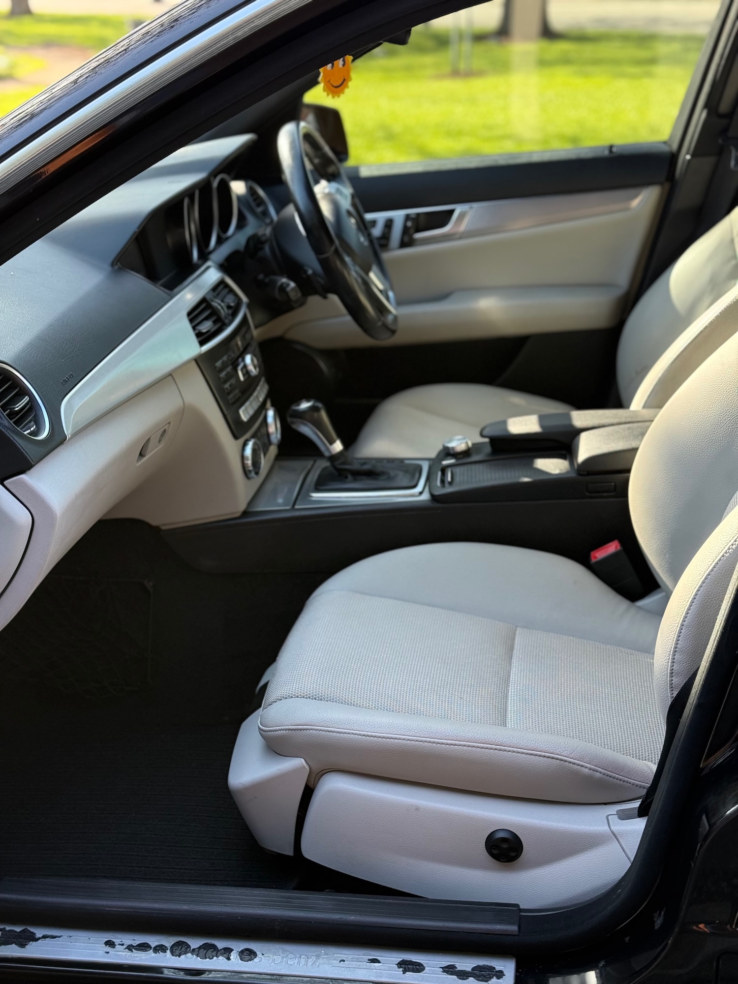 Used Mercedes-Benz C Class 2012 for sale - 77951648: Photo 9