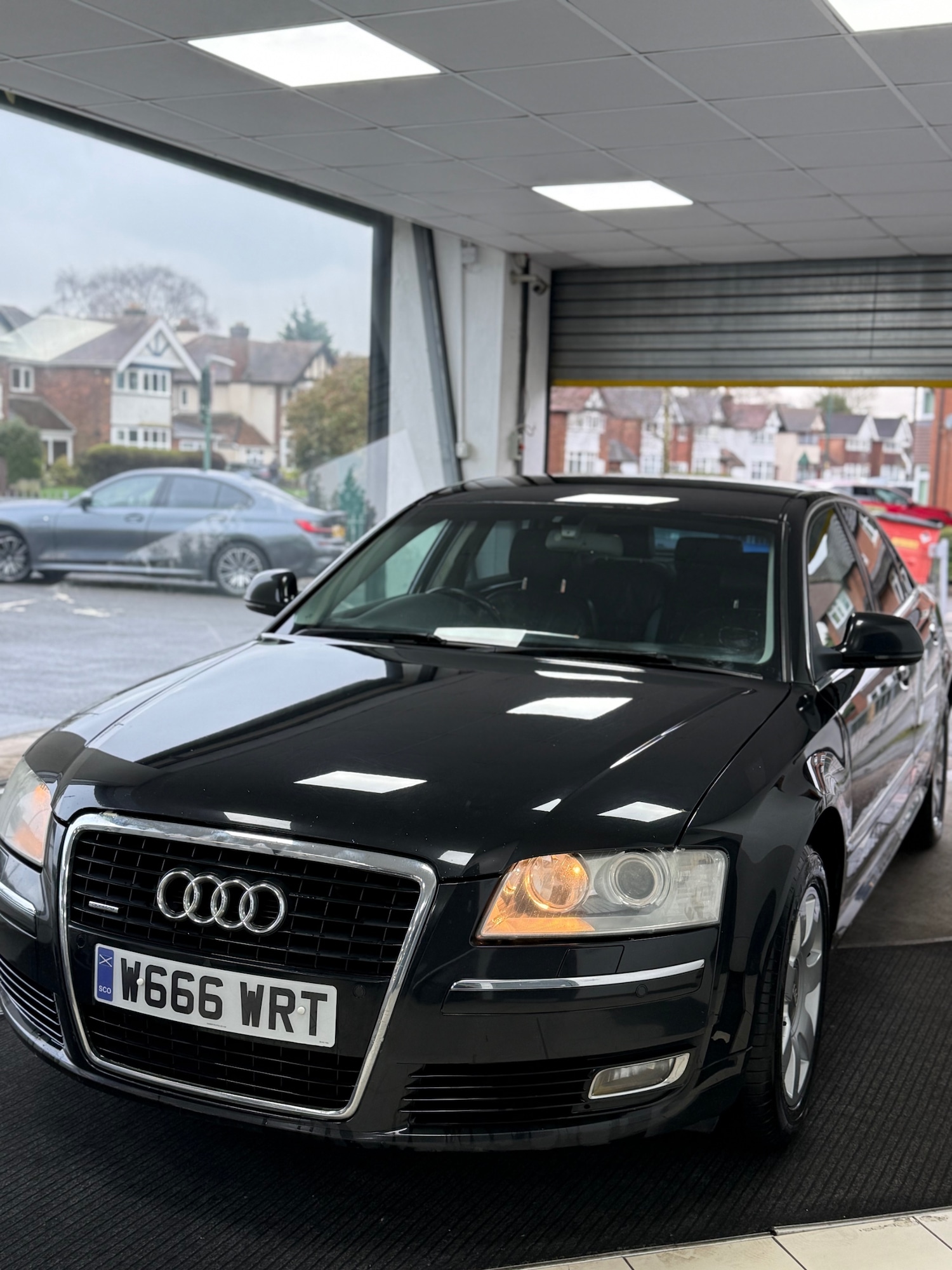 Used Audi A8 2010 for sale - 77694572: Photo 2