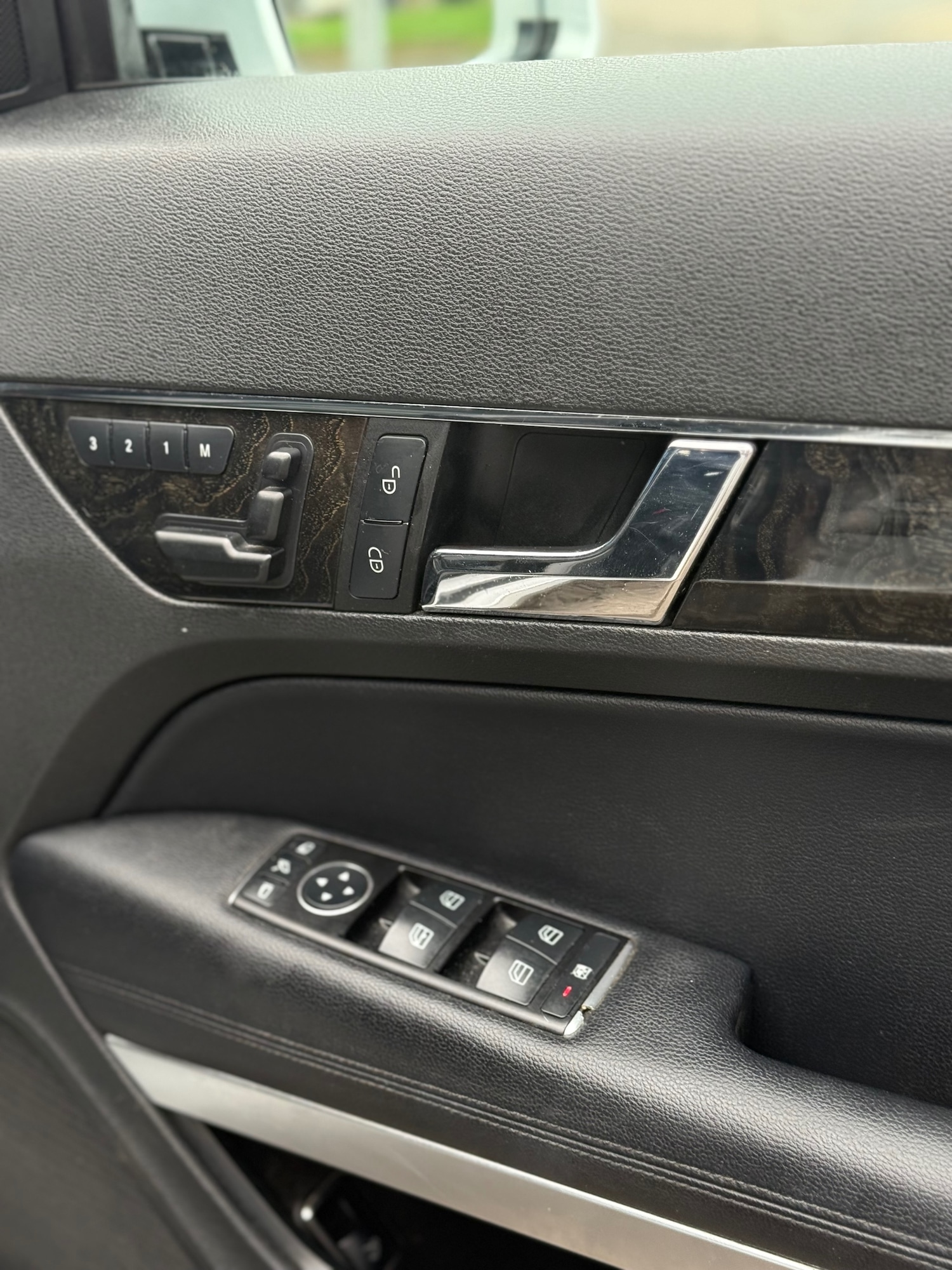 Used Mercedes-Benz E Class 2011 for sale - 76547987: Photo 10