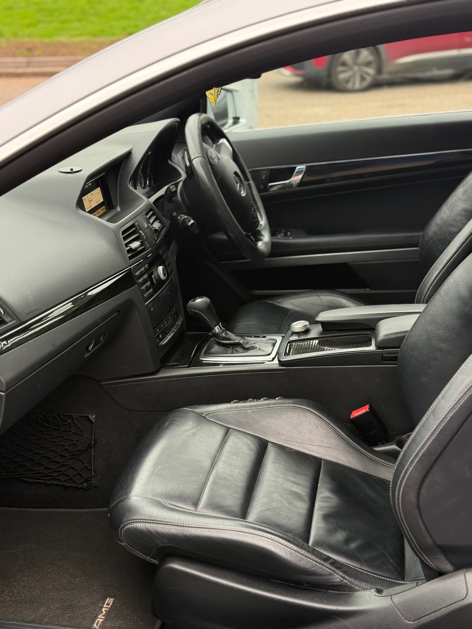 Used Mercedes-Benz E Class 2011 for sale - 76547987: Photo 11