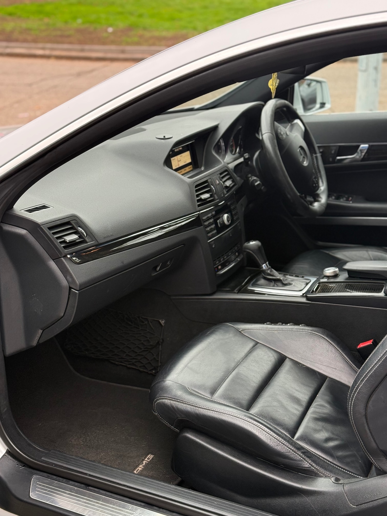 Used Mercedes-Benz E Class 2011 for sale - 76547987: Photo 12