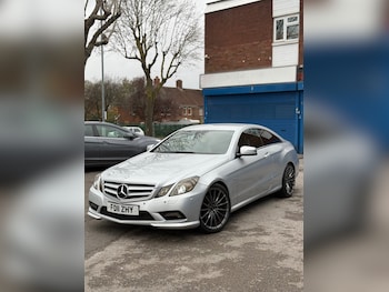 Used Mercedes-Benz E Class 2011 for sale - 76547987: Photo