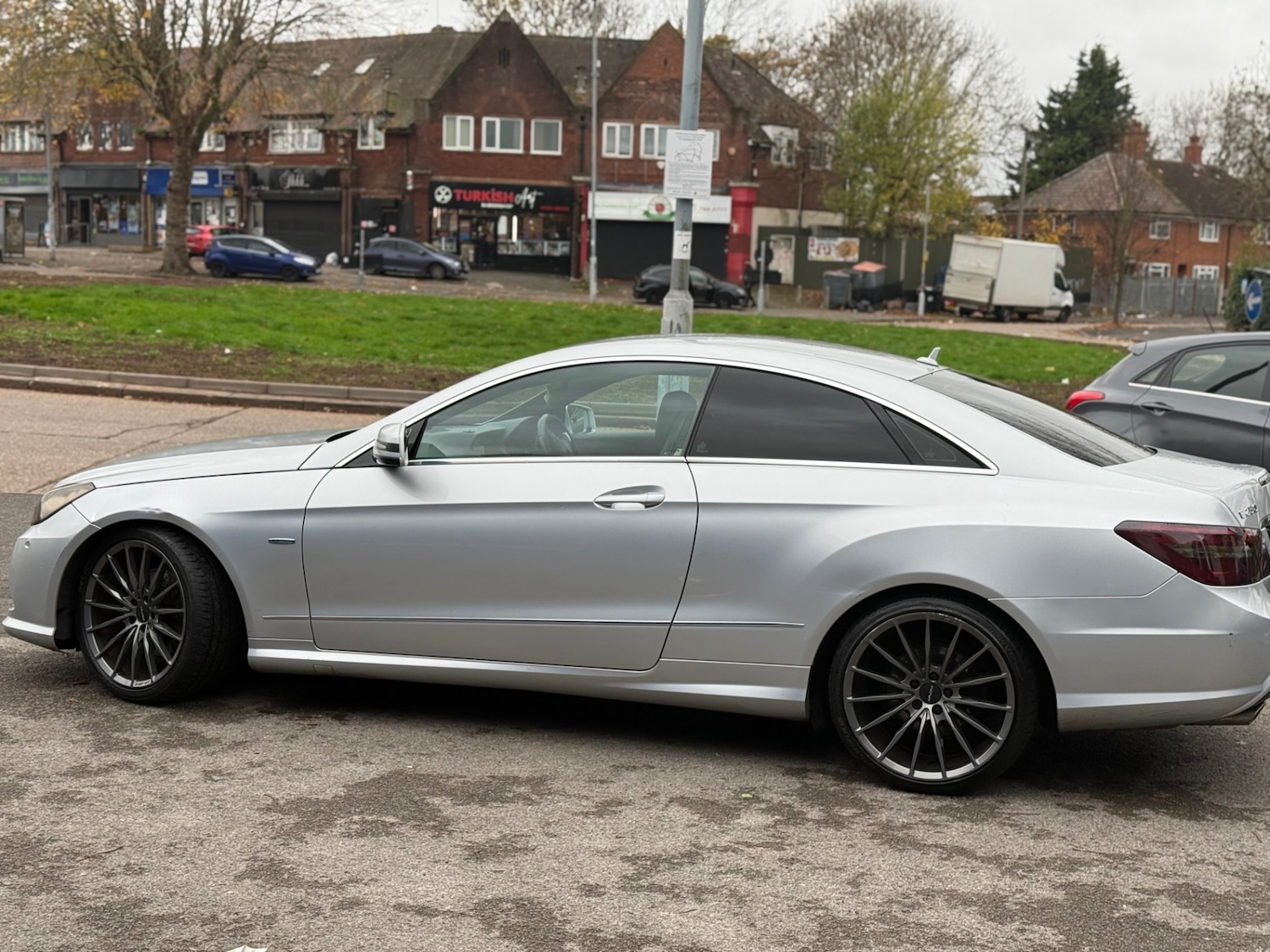 Used Mercedes-Benz E Class 2011 for sale - 76547987: Photo 3