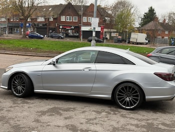 Used Mercedes-Benz E Class 2011 for sale - 76547987: Photo