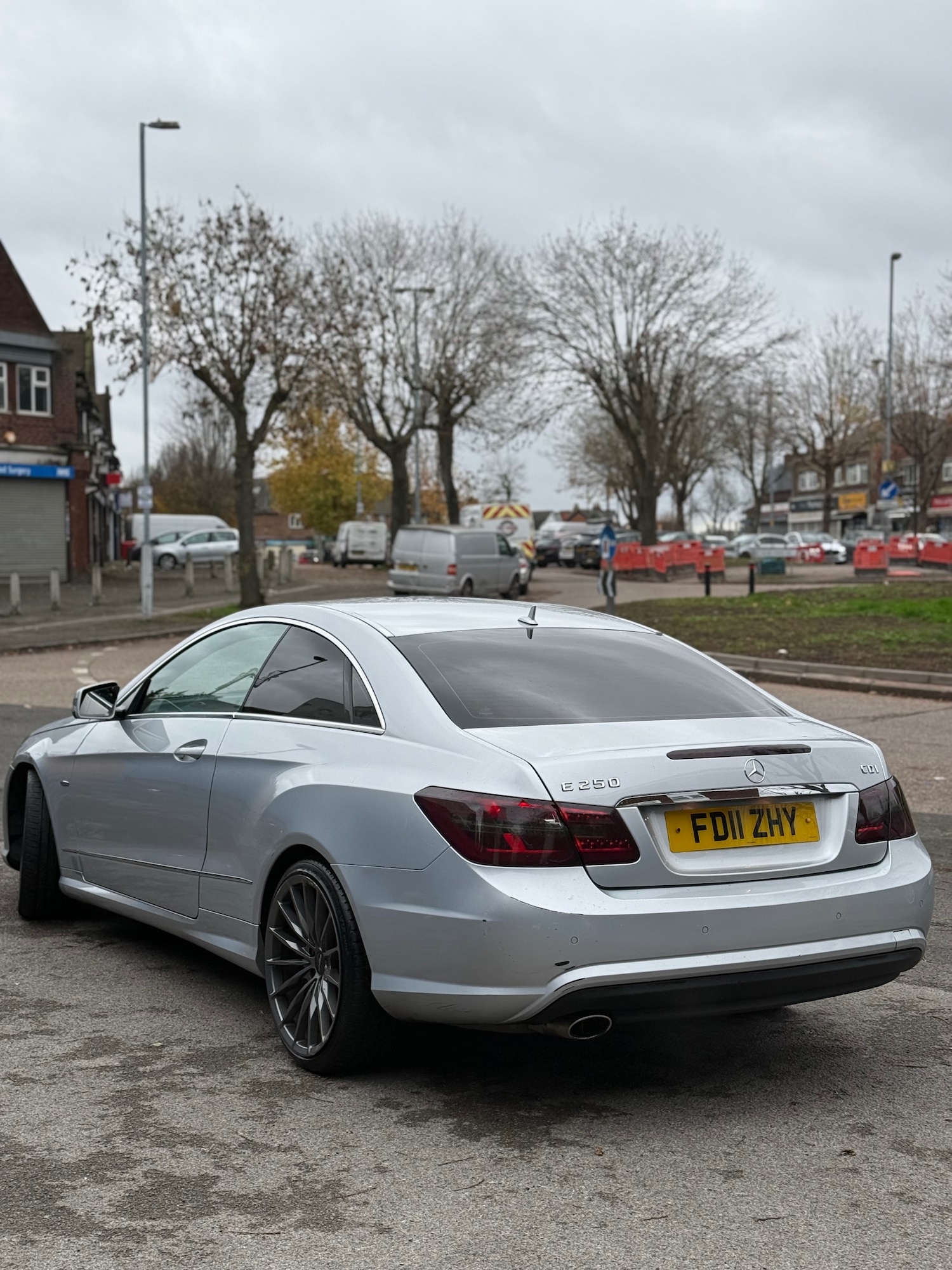 Used Mercedes-Benz E Class 2011 for sale - 76547987: Photo 4