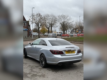 Used Mercedes-Benz E Class 2011 for sale - 76547987: Photo