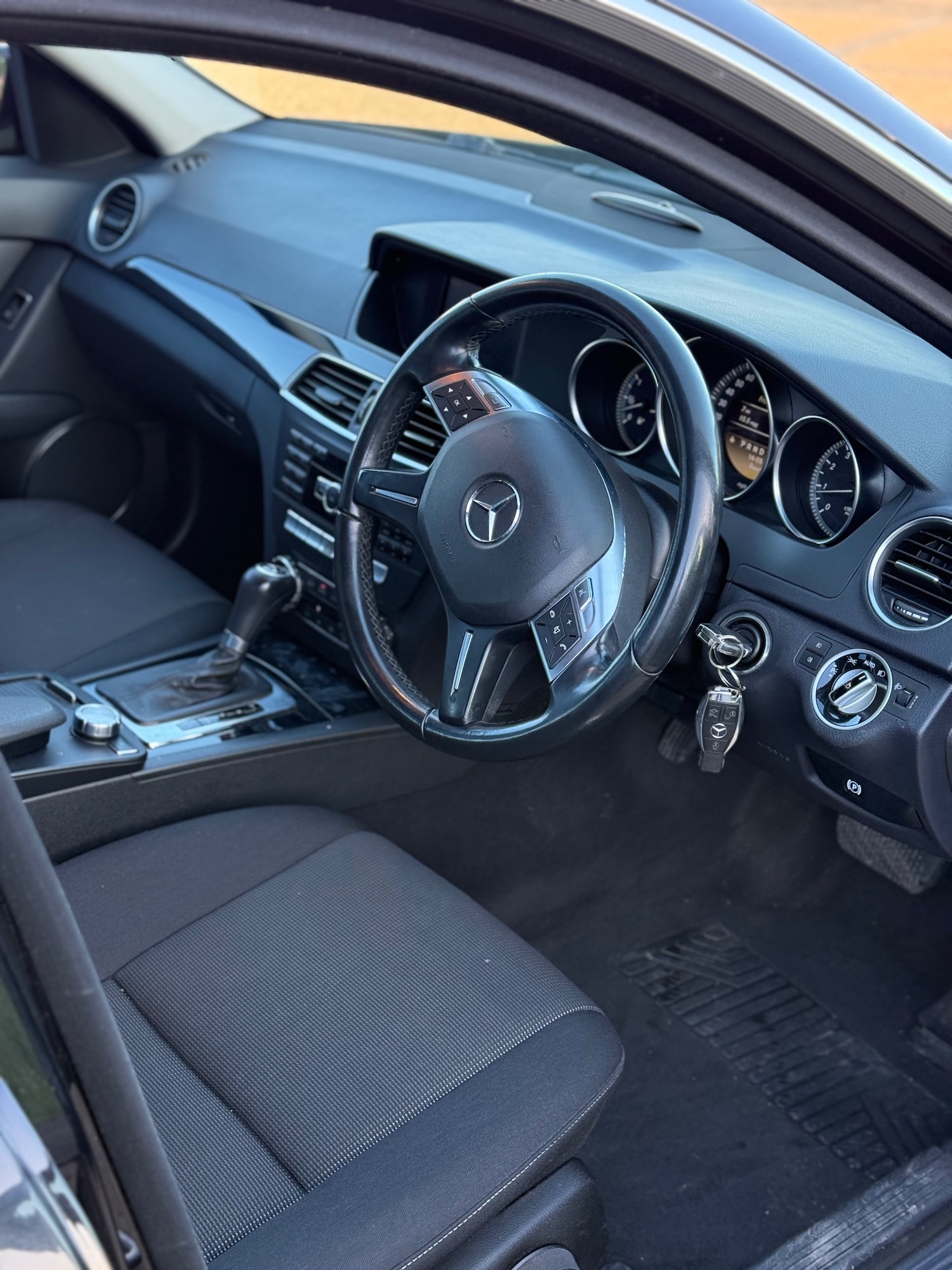 Used Mercedes-Benz C Class 2012 for sale - 76682503: Photo 8