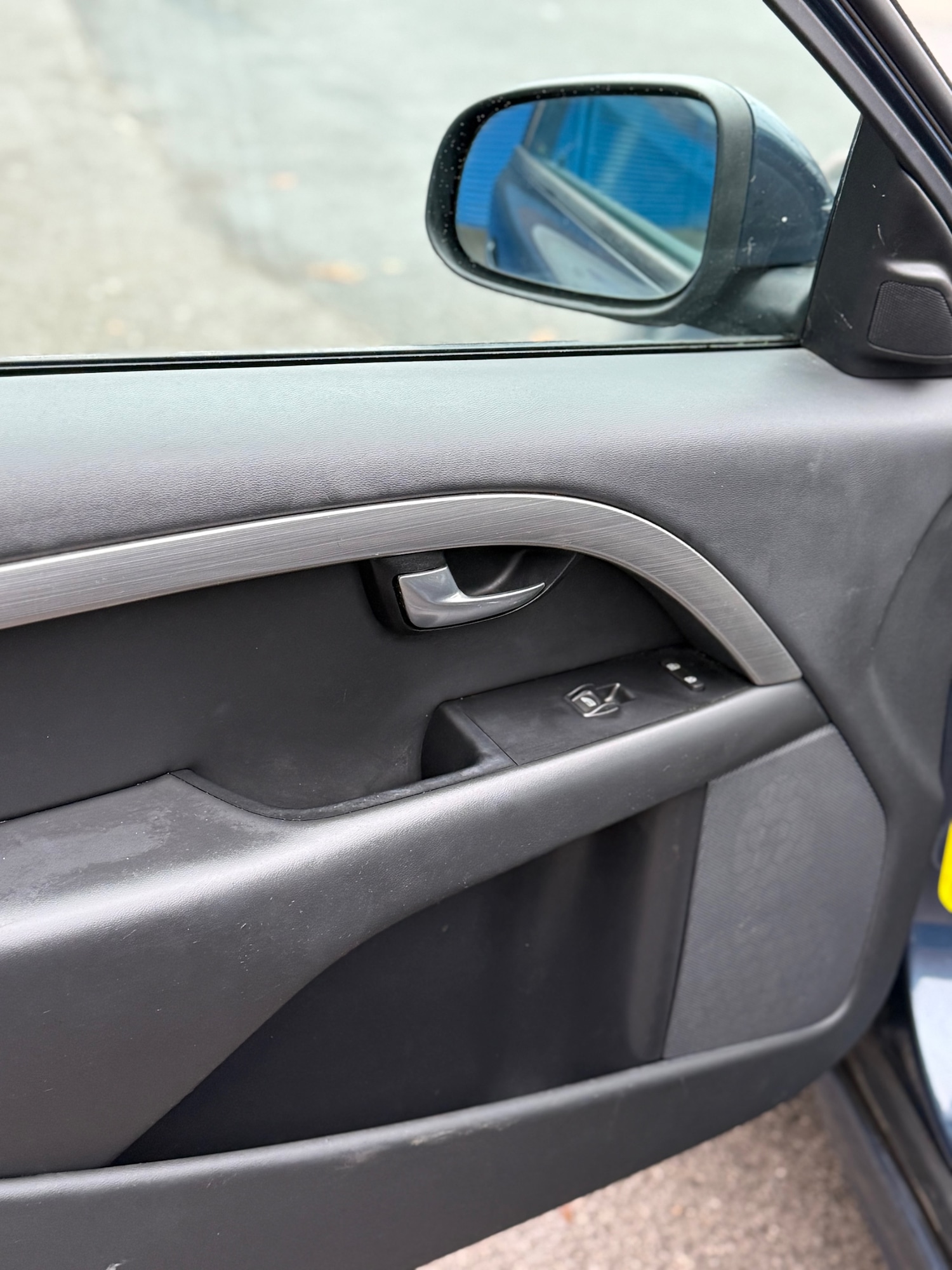 Used Volvo V70 2008 for sale - 76589734: Photo 15