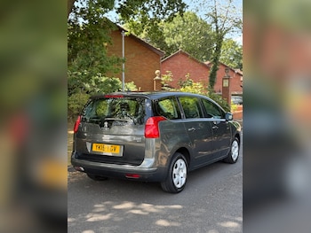 Used Peugeot 5008 2015 for sale - 75997218: Photo