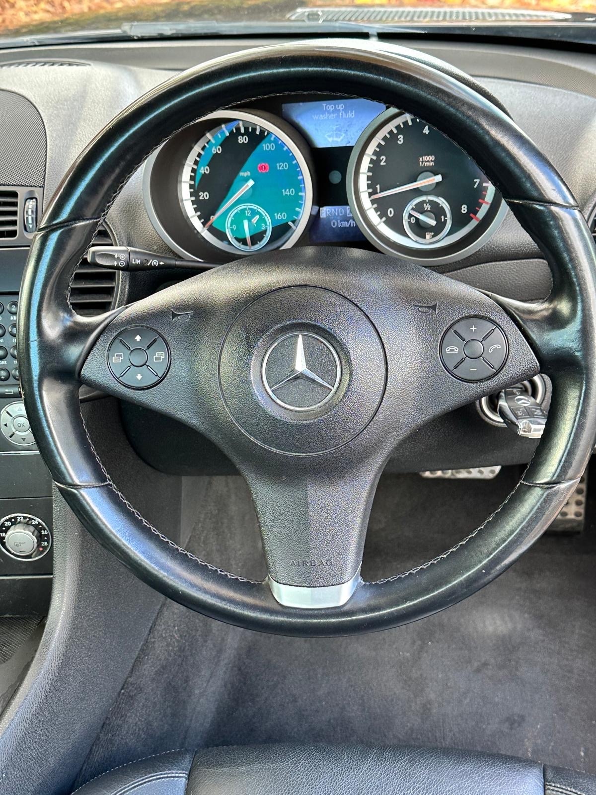 Used Mercedes-Benz SLK 2010 for sale - 76426487: Photo 12
