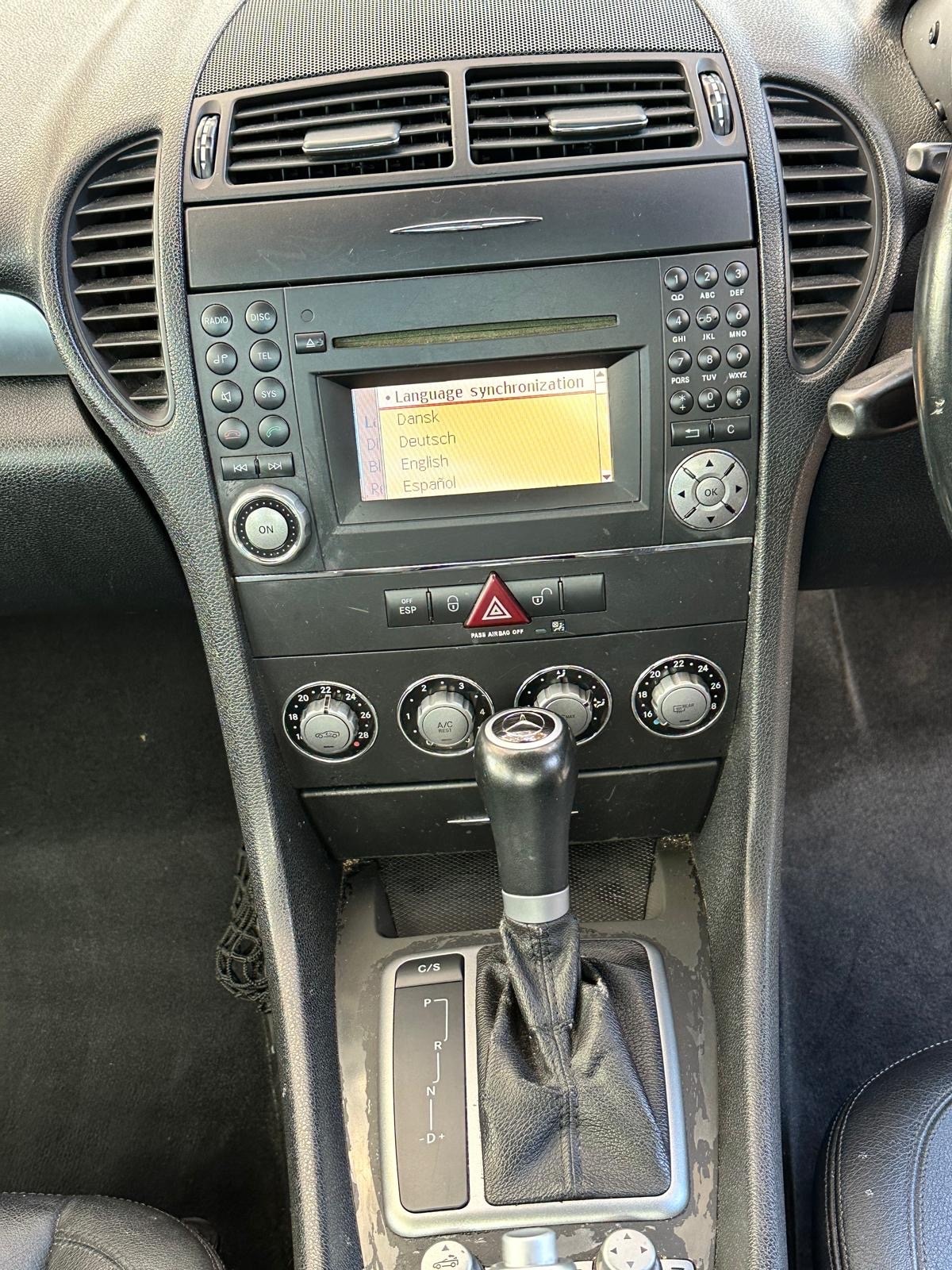 Used Mercedes-Benz SLK 2010 for sale - 76426487: Photo 13