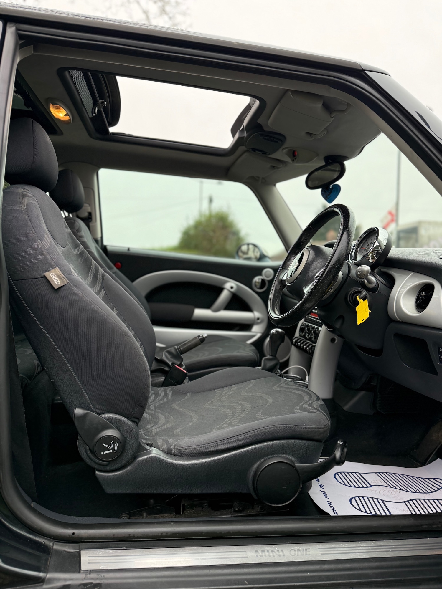 Used MINI Hatch 2004 for sale - 78018661: Photo 19