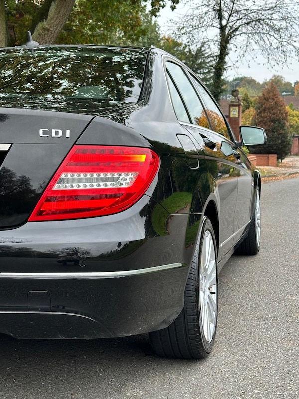 Used Mercedes-Benz C Class 2012 for sale - 76302987: Photo 10