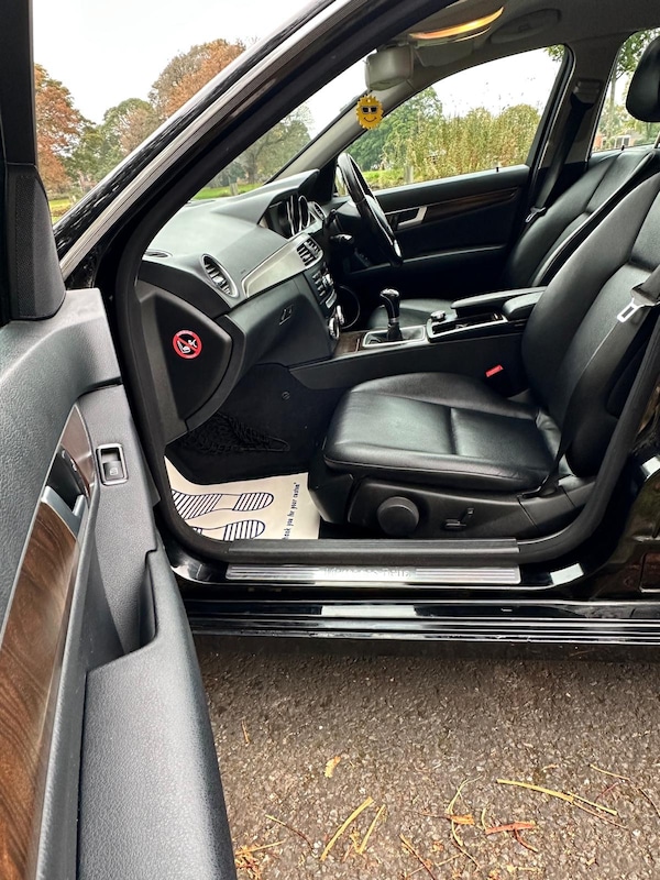 Used Mercedes-Benz C Class 2012 for sale - 76302987: Photo 17