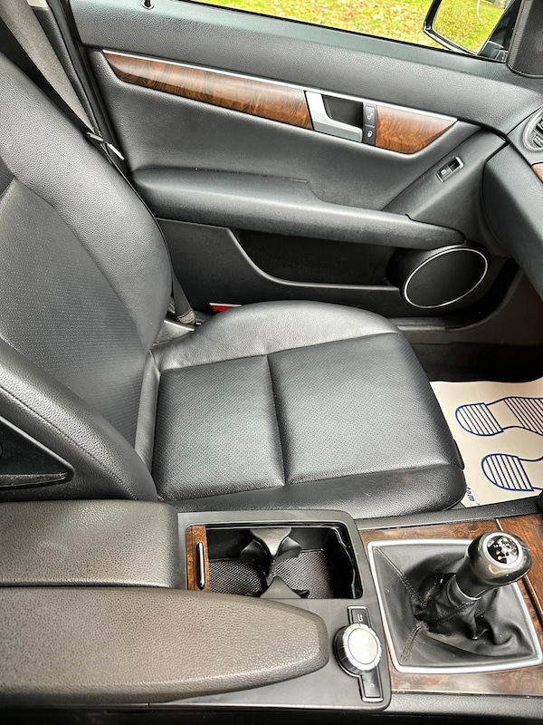 Used Mercedes-Benz C Class 2012 for sale - 76302987: Photo 21
