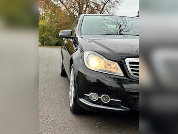 Used Mercedes-Benz C Class 2012 for sale - 76302987: Photo 2