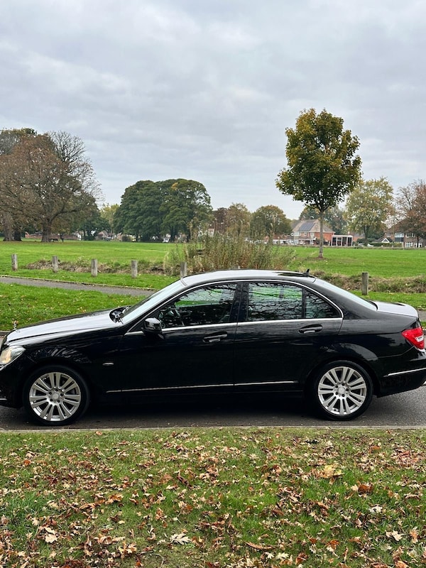 Used Mercedes-Benz C Class 2012 for sale - 76302987: Photo 6
