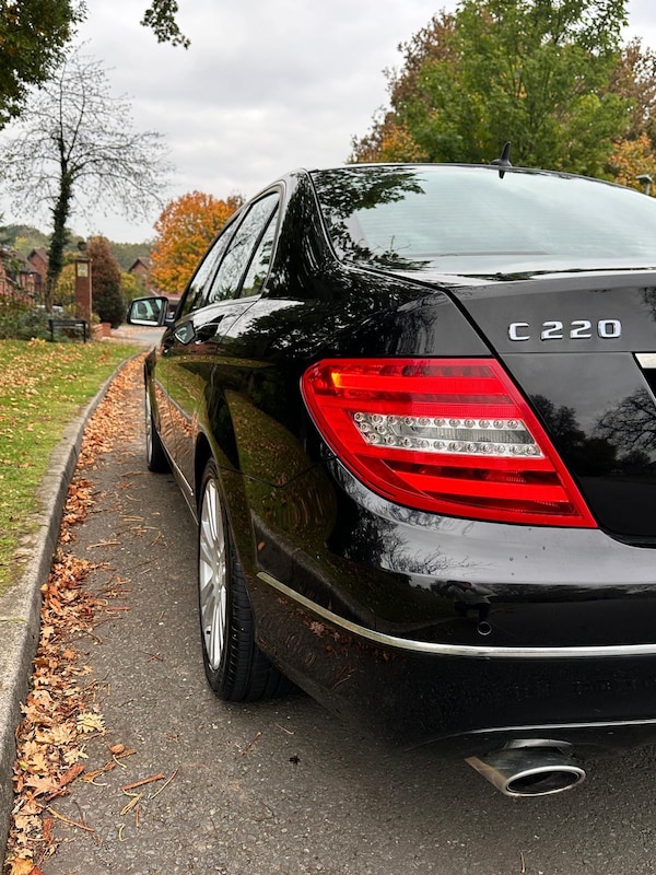 Used Mercedes-Benz C Class 2012 for sale - 76302987: Photo 8