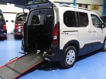 2019 (19) - PEUGEOT RIFTER AUTO 4 SEAT WHEELCHAIR CAR DISABLED WAV VEHICLE POWER WINCH 5-Door