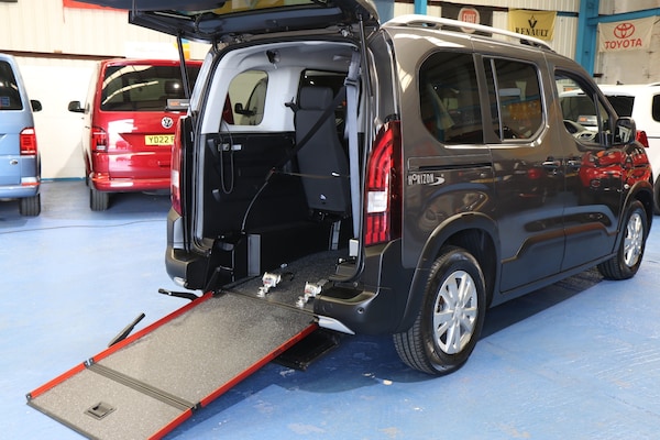 Used Peugeot Rifter 2020 for sale - 74836201: Photo 1
