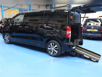 Used Toyota PROACE CITY Verso 2023 for sale - 79735417: Photo