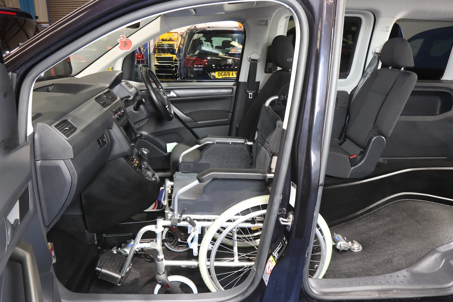 Used Volkswagen Caddy 2021 for sale - 77462080: Photo 2