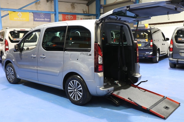 Used Peugeot Partner 2017 for sale - 75393034: Photo 2