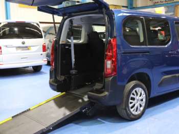 2021 (71) - Petrol Auto wheelchair car 5-Door