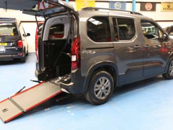 2023 (23) - WHEELCHAIR ACCESSIBLE VEHICLE 5-Door