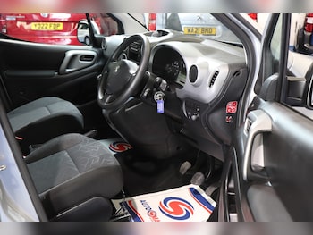 Used Peugeot Partner 2017 for sale - 77461629: Photo