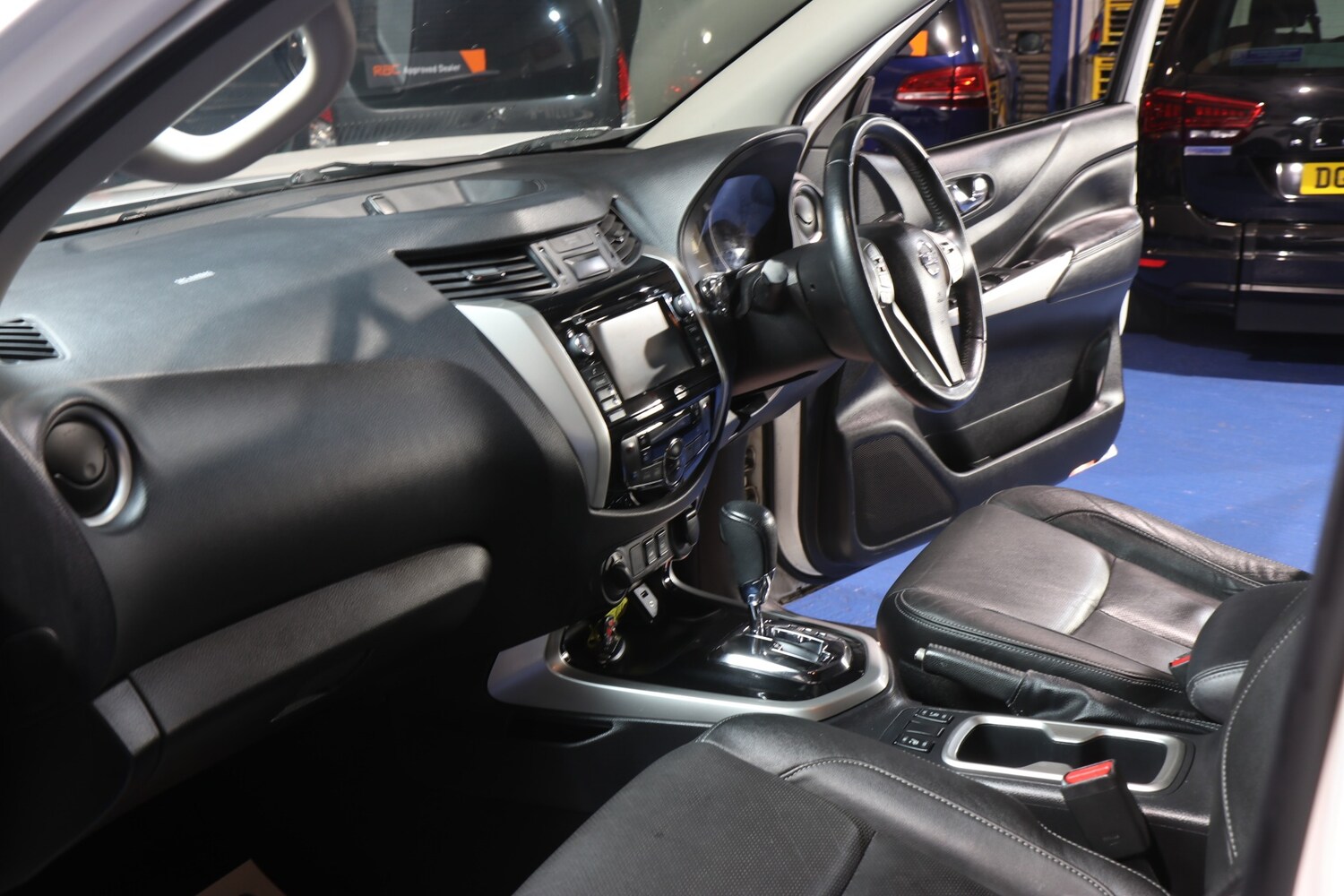 Used Nissan Navara 2017 for sale - 77517725: Photo 10