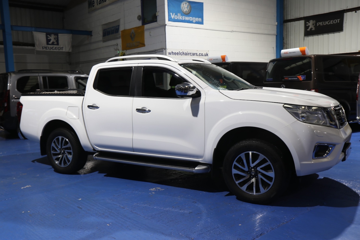 Used Nissan Navara 2017 for sale - 77517725: Photo 2