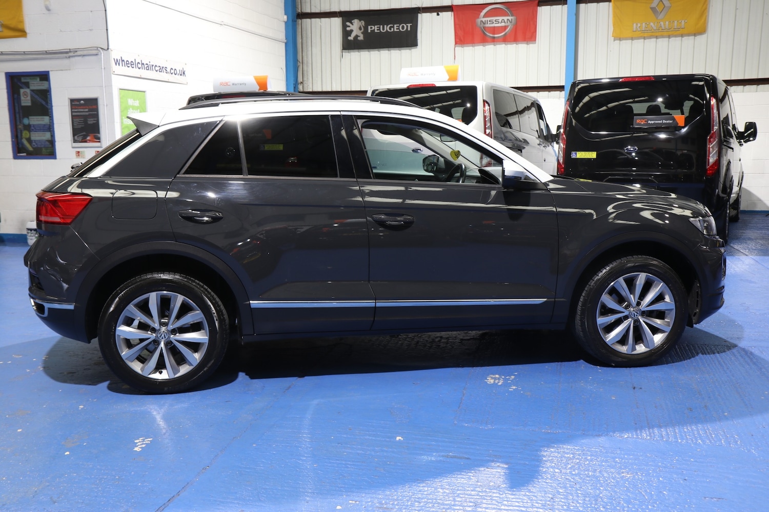 Used Volkswagen T-Roc 2019 for sale - 77803249: Photo 2