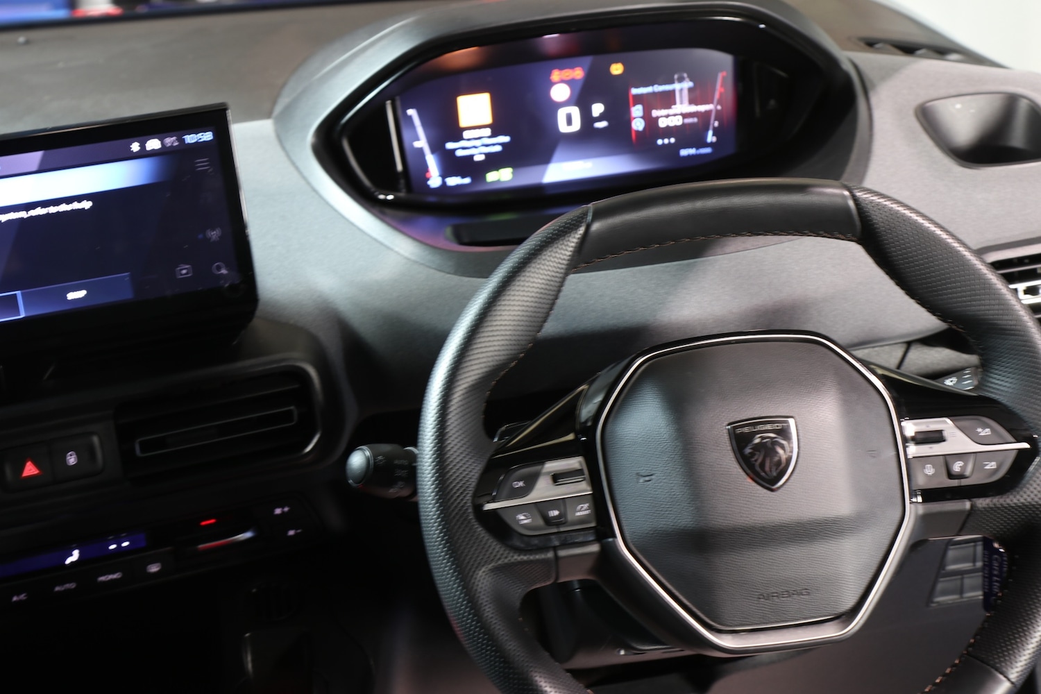 Used Peugeot Rifter 2025 for sale - 77592446: Photo 13