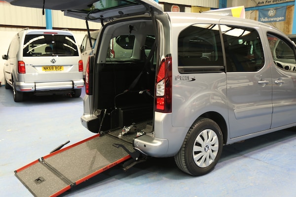 Used Peugeot Partner Tepee 2018 for sale - 74050542: Photo 1