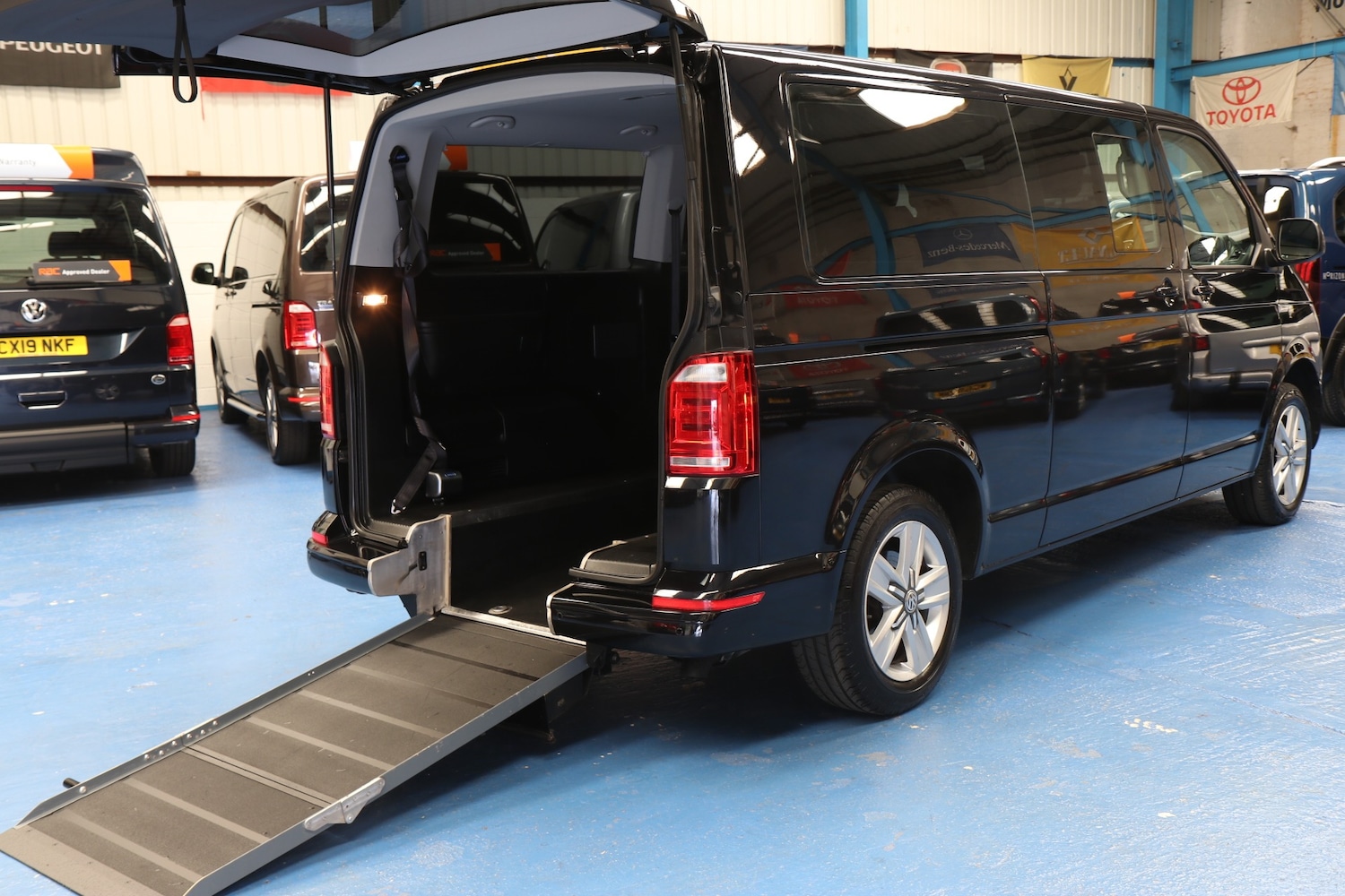 Used Volkswagen Transporter Shuttle 2019 for sale - 76412325: Photo 1