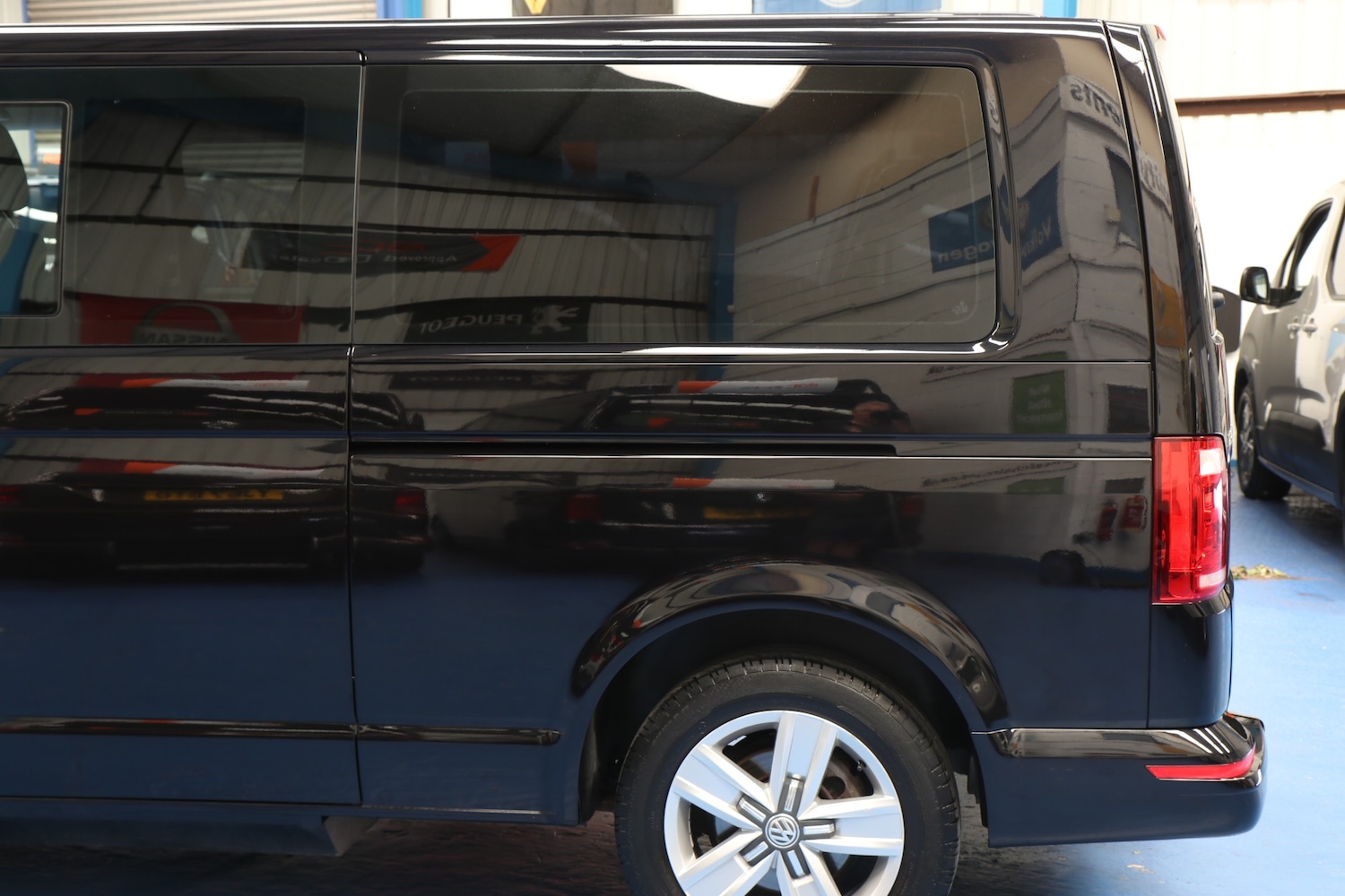 Used Volkswagen Transporter Shuttle 2019 for sale - 76412325: Photo 17