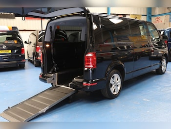 Used Volkswagen Transporter Shuttle 2019 for sale - 76412325: Photo