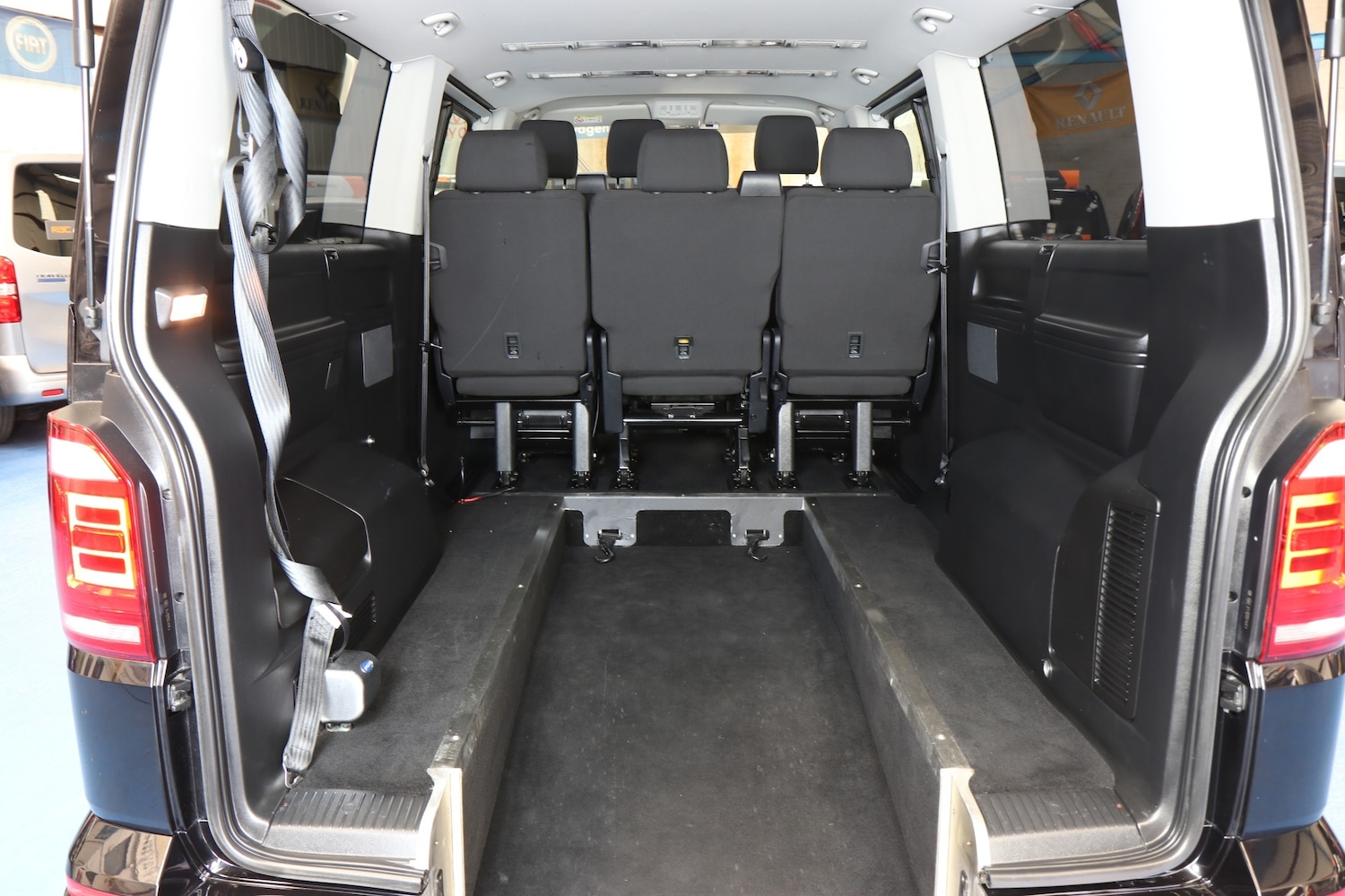 Used Volkswagen Transporter Shuttle 2019 for sale - 76412325: Photo 3