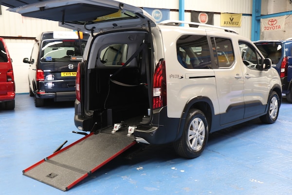 Used Peugeot Rifter 2021 for sale - 75239407: Photo 1