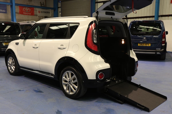 Used Kia Soul 2017 for sale - 74138643: Photo 2