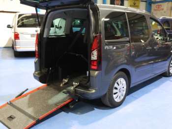 2018 (67) - petrol wheelchair car 5-Door